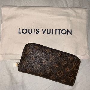 Louis Vuitton Zippy Wallet